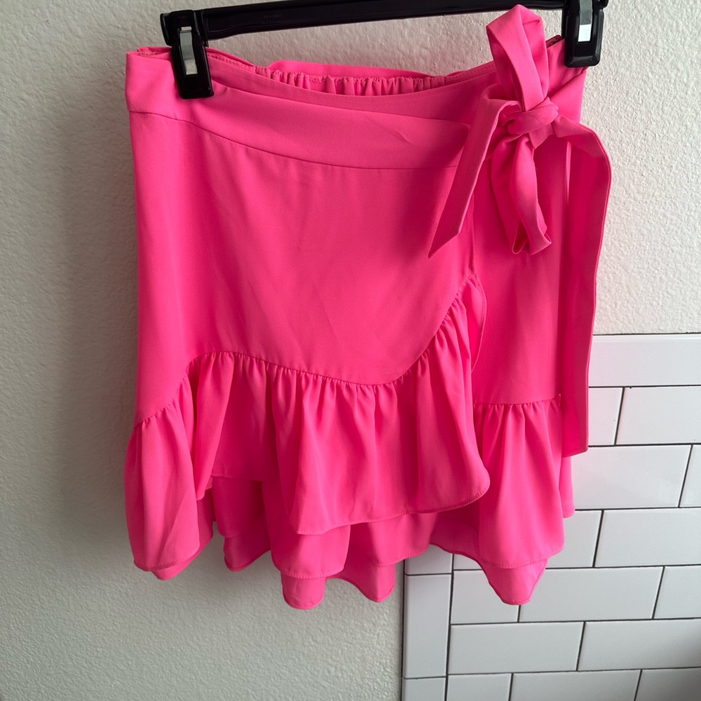 Neon pink Lilly Pulitzer mini wrap skirt. Size 2